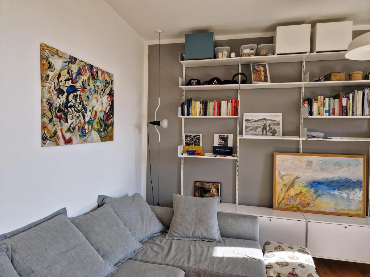 Modern Bright And Central Apartment Mailand